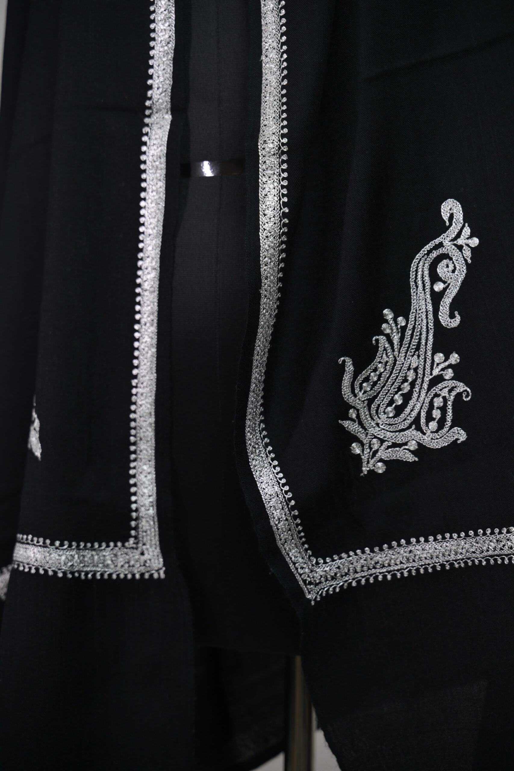 Meraas — Black & Silver - Image 4