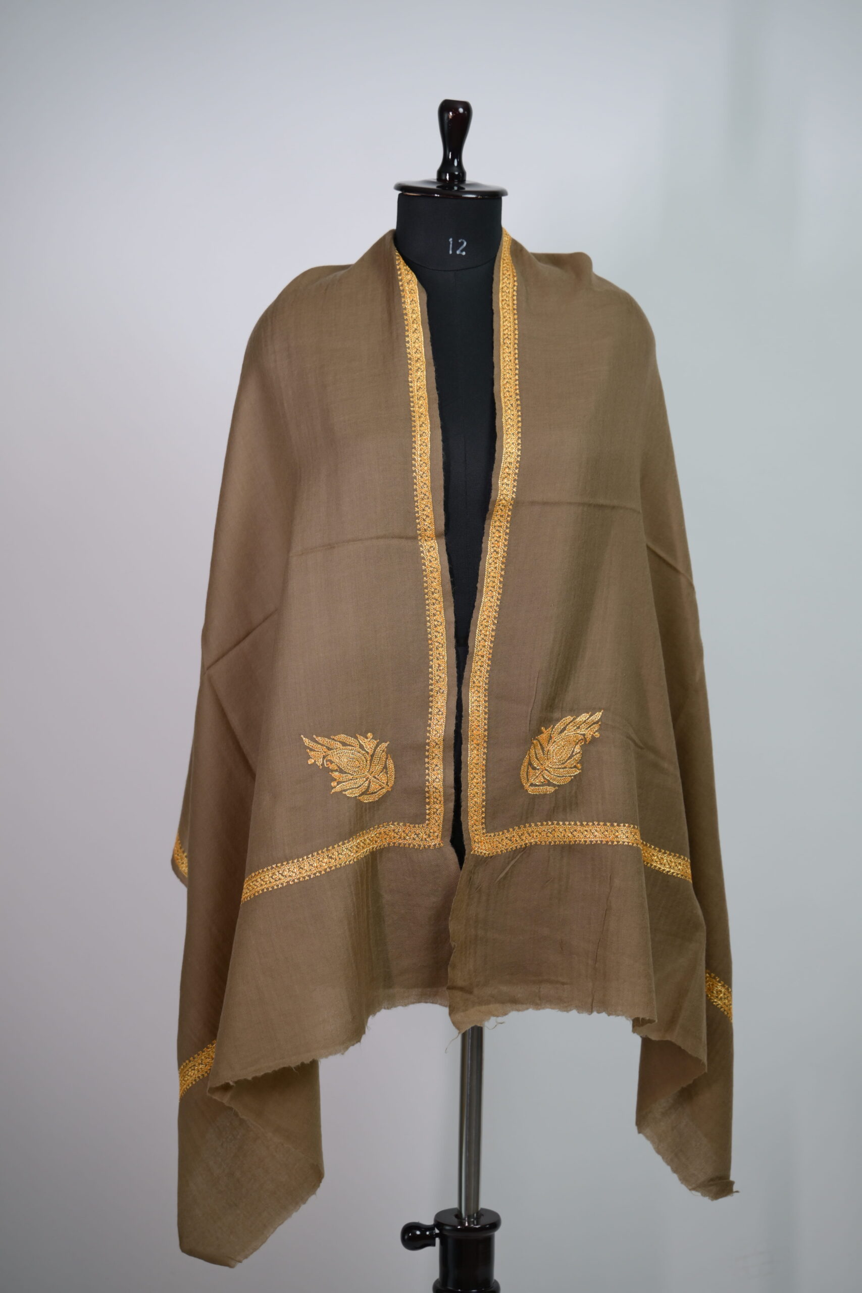 Meraas — Olive & Gold - Image 4