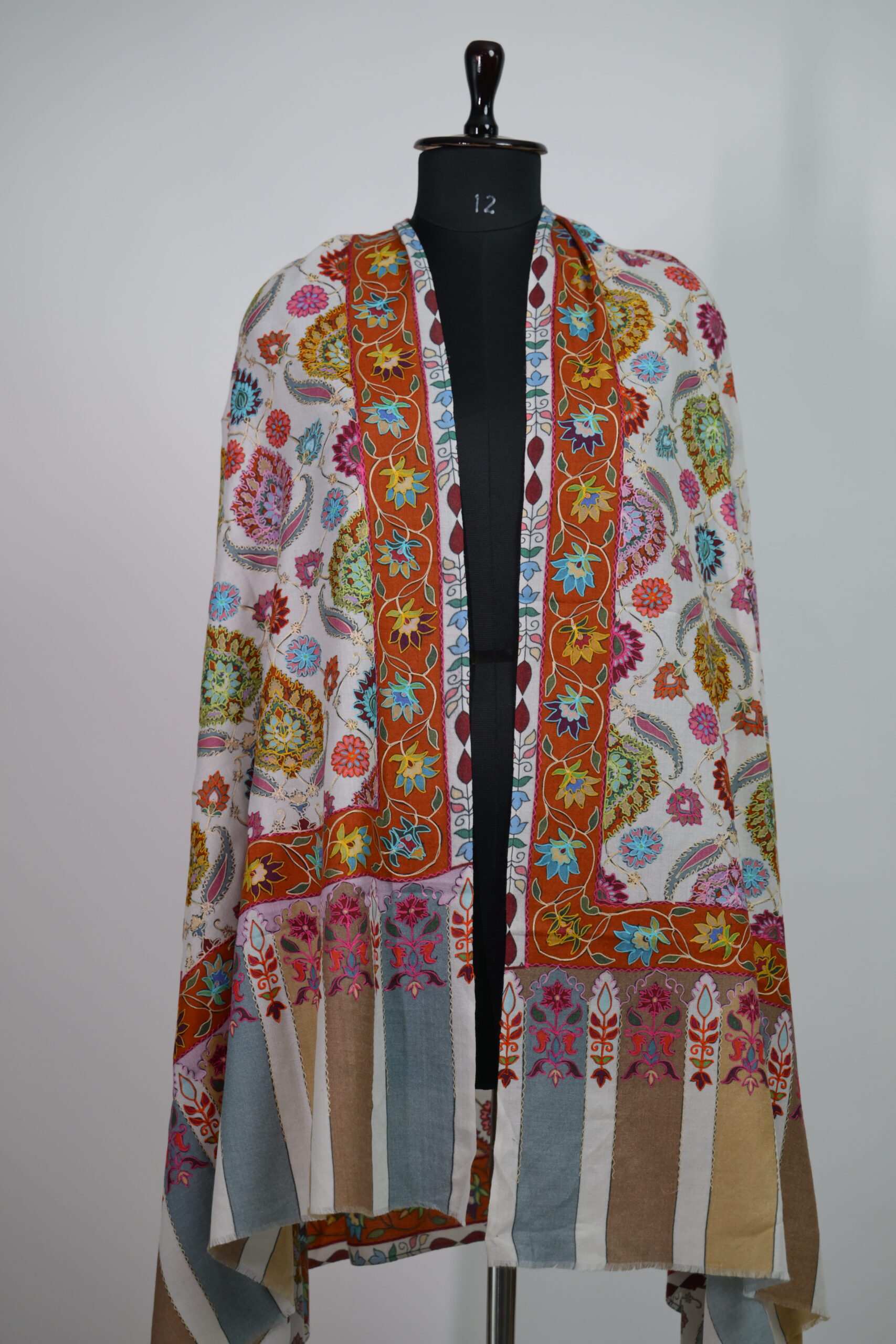 Meraas — Ivory Jamawar - Image 4